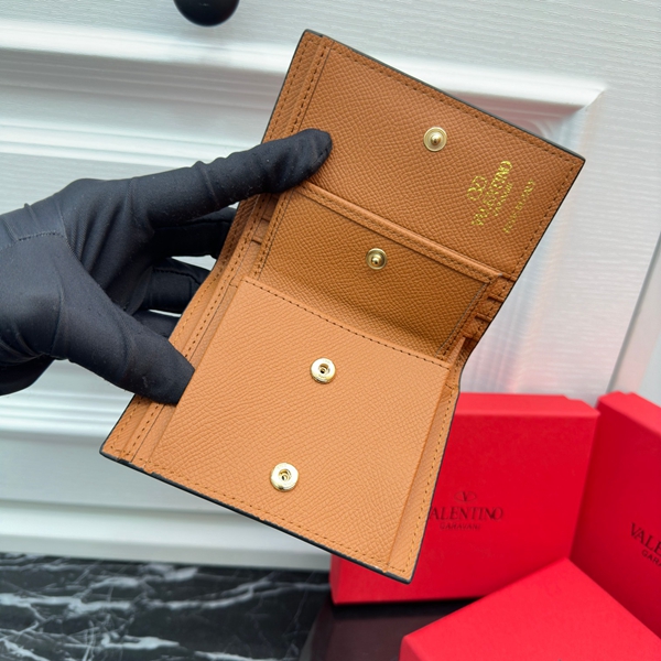 超激安ブランド財布偽物全体デザイン